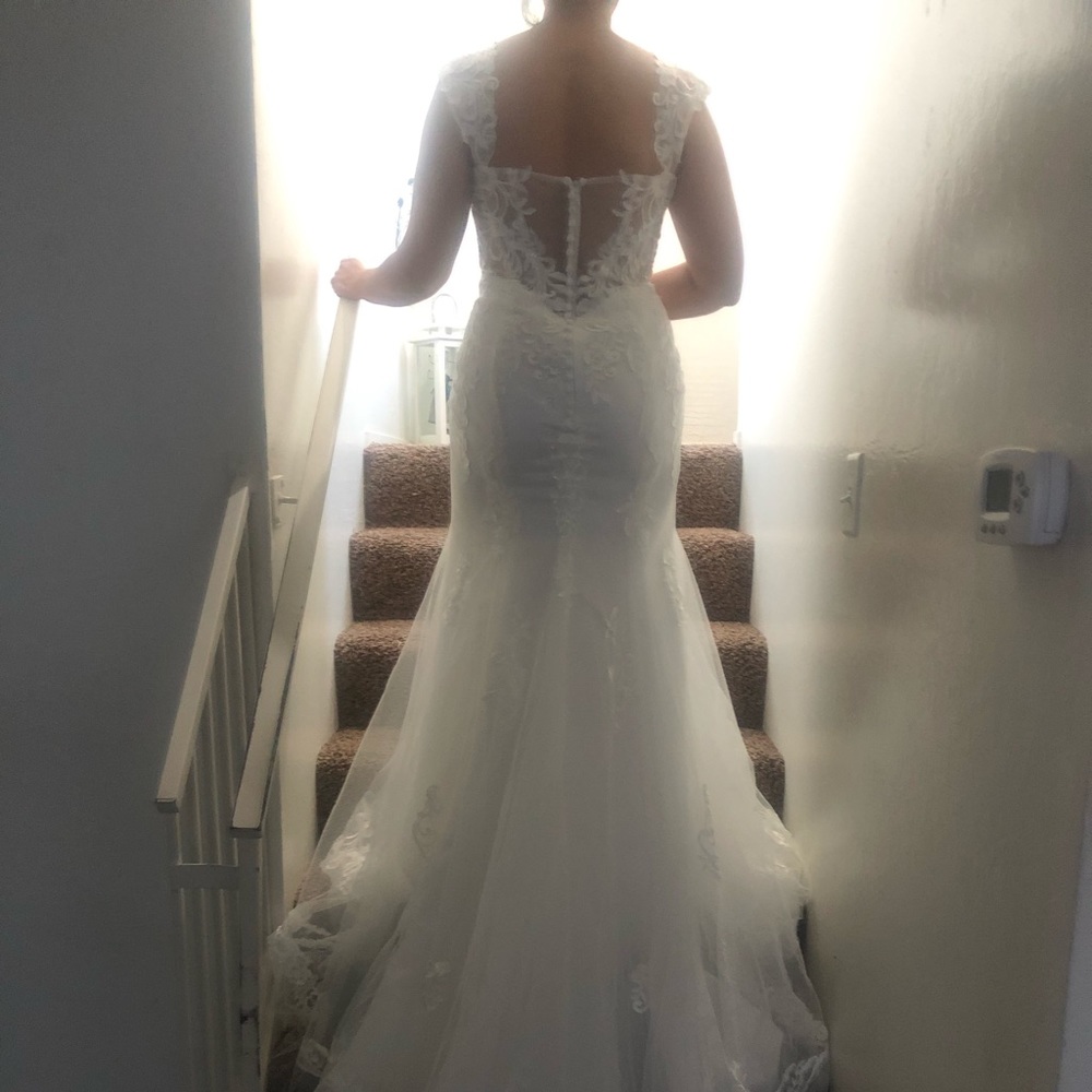 New AZAZIE white wedding dress size 12